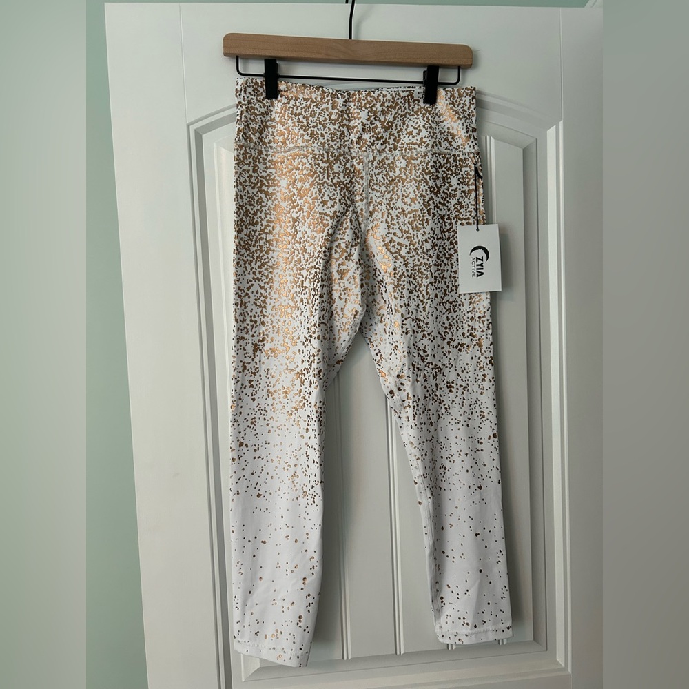 ZYIA White and Gold Patterned Leggings